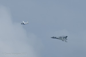 Avro Vulcan XH558 over the garden! 8th May 2011