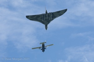 Avro Vulcan XH558 over the garden! 8th May 2011